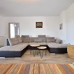 Spacious With Private Pool * Vodnjan