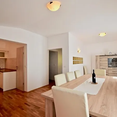 Spacious With Private Pool *