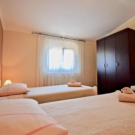 Spacious With Private Pool