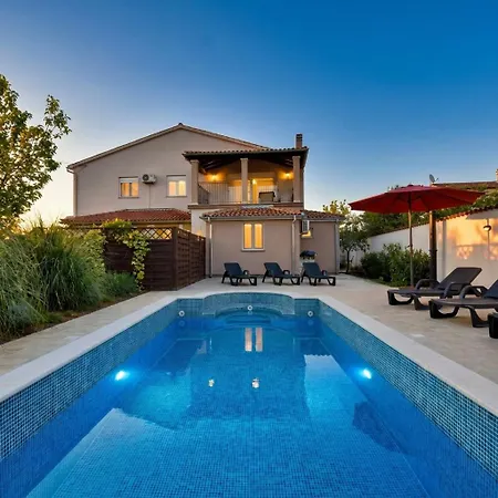 Apartment Spacious With Private Pool *