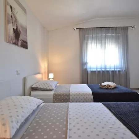 Spacious With Private Pool * Vodnjan