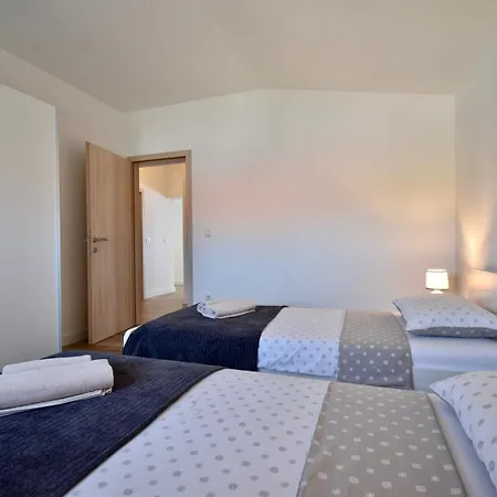 Spacious With Private Pool Apartament *
